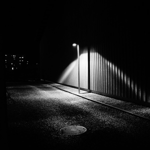 动漫女生被奖励片子
